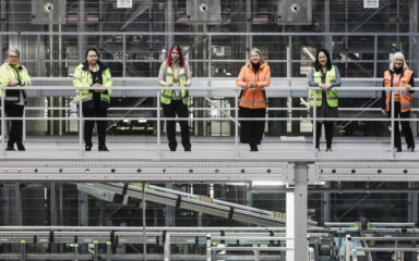 Suomen suurimmassa logistiikkakeskuksessa puhalletaan yhteen hiileen